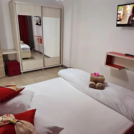 Sunrise Deluxe - Pool & Promenada