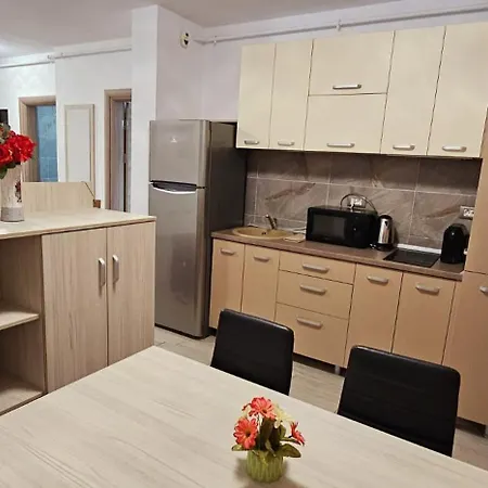 Sunrise Deluxe - Pool & Promenada Apartment *