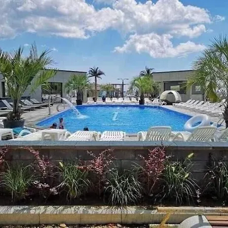 Sunrise Deluxe - Pool & Promenada Апартаменты